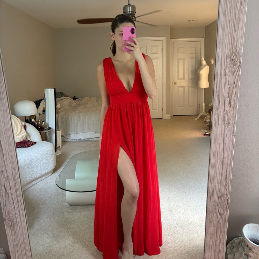 Love X Design Elegant Red Evening Gown - Picture 2 of 6